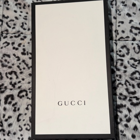 Gucci Cream Drawstring shoe bags - Picture 3 of 4